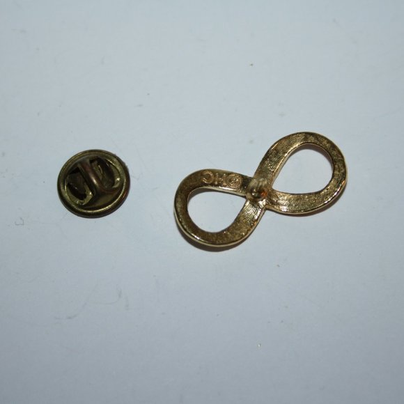 Beautiful gold and emerald green lapel pin 1" - Picture 2 of 4